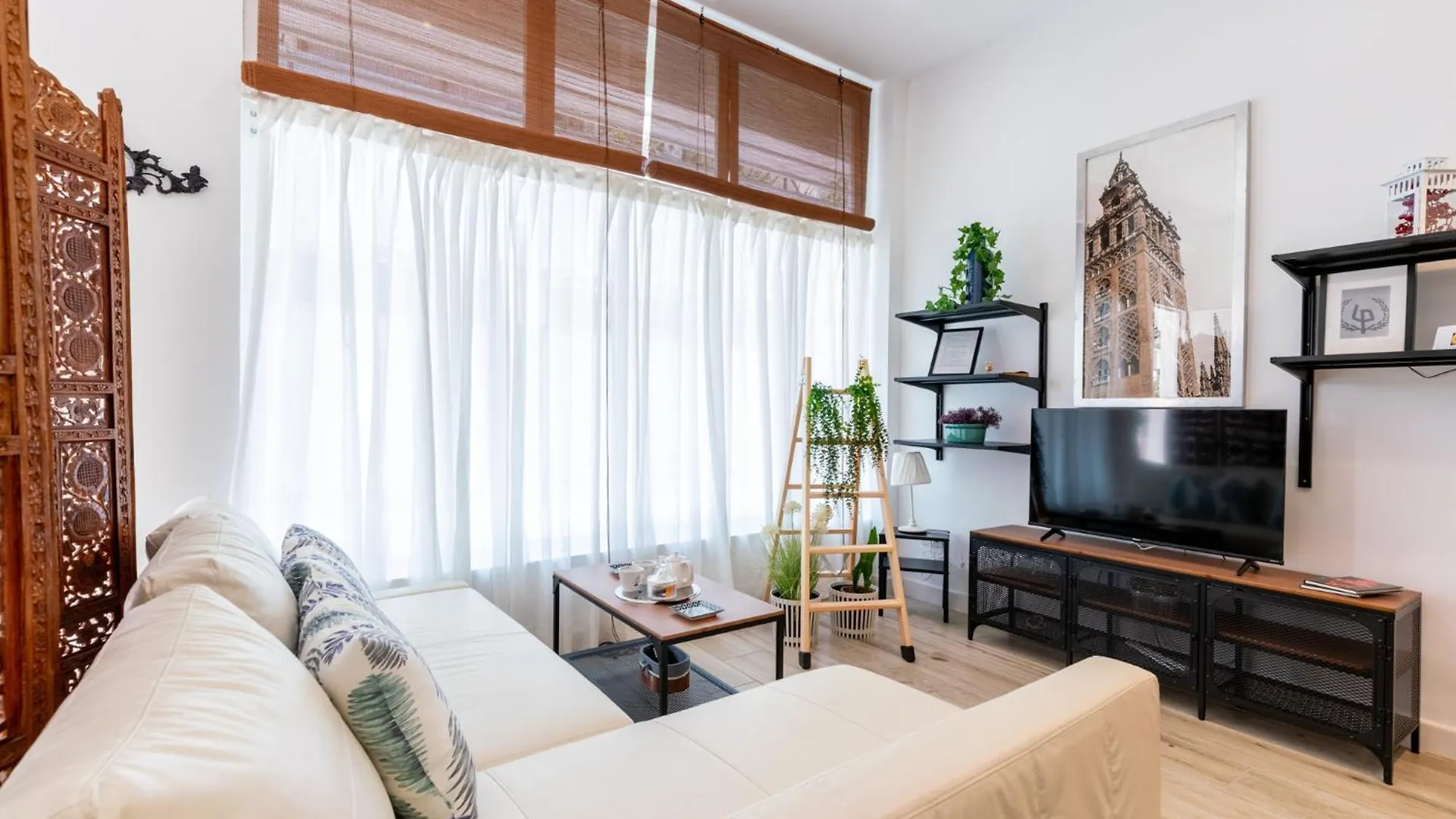 Little Palace, Jacuzzi Privado 塞维利亚